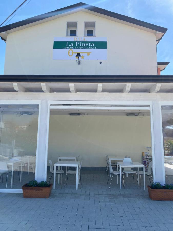 Aparthotel RTA La Pineta Sarzana Exterior foto