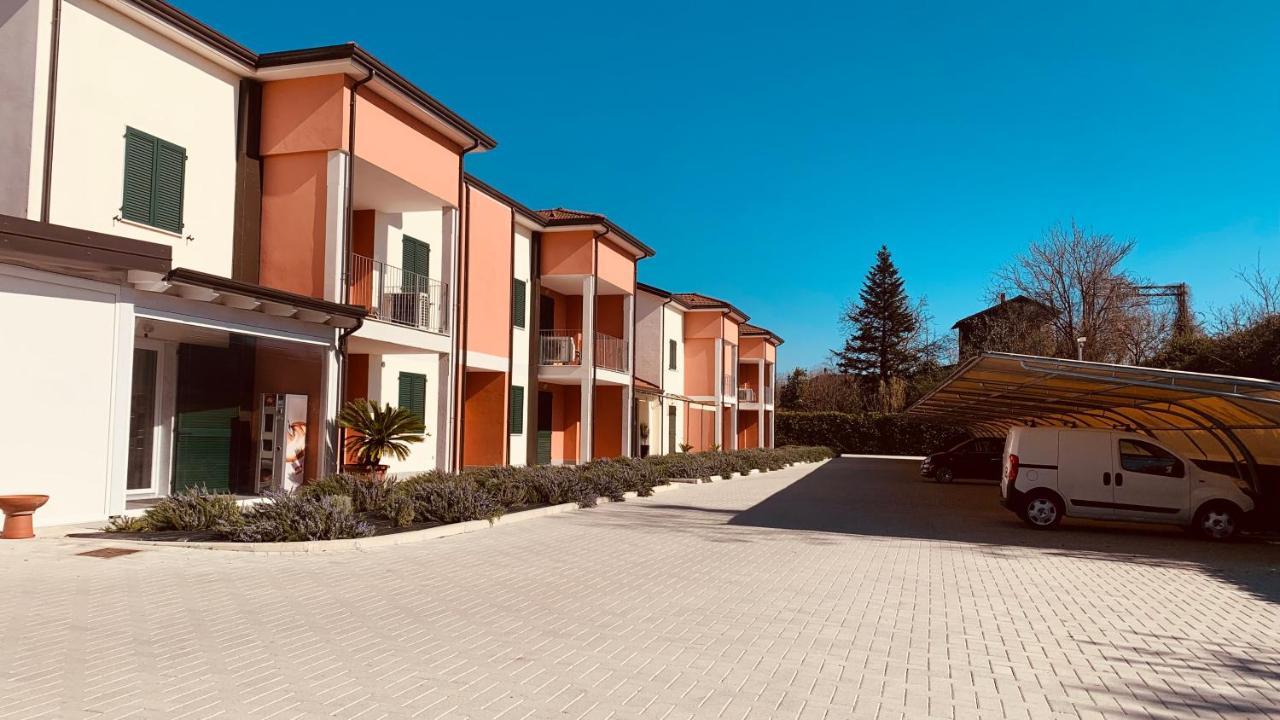 Aparthotel RTA La Pineta Sarzana Exterior foto